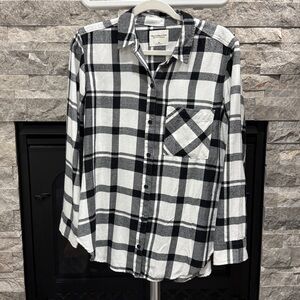 Abercrombie & Fitch Black and White Plaid Women's Shirt